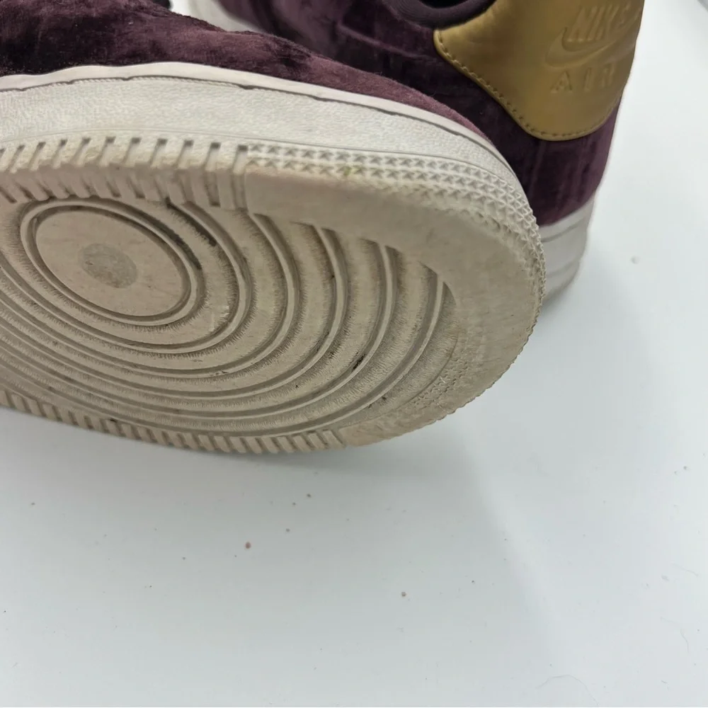 Nike Air Force 1 Low Drapes the Air in Plush Velvet Sneakers Womens Size 7